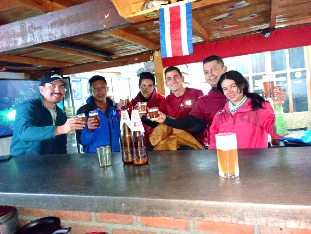 Andes Hostel Huaraz  Bagian luar foto